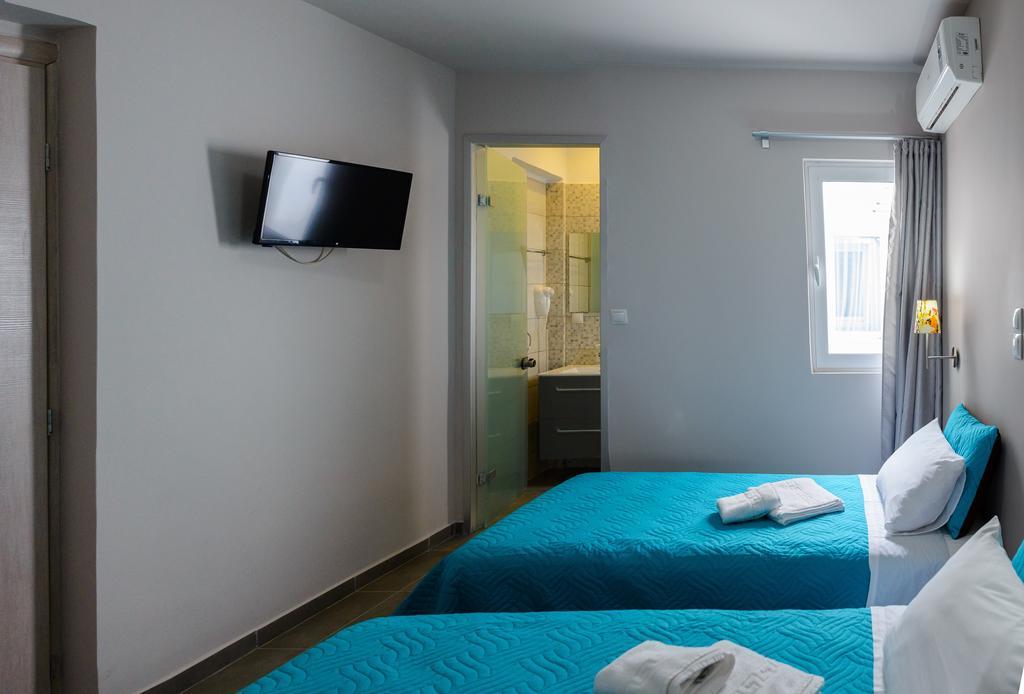 Lux Hotel Пирей Экстерьер фото
