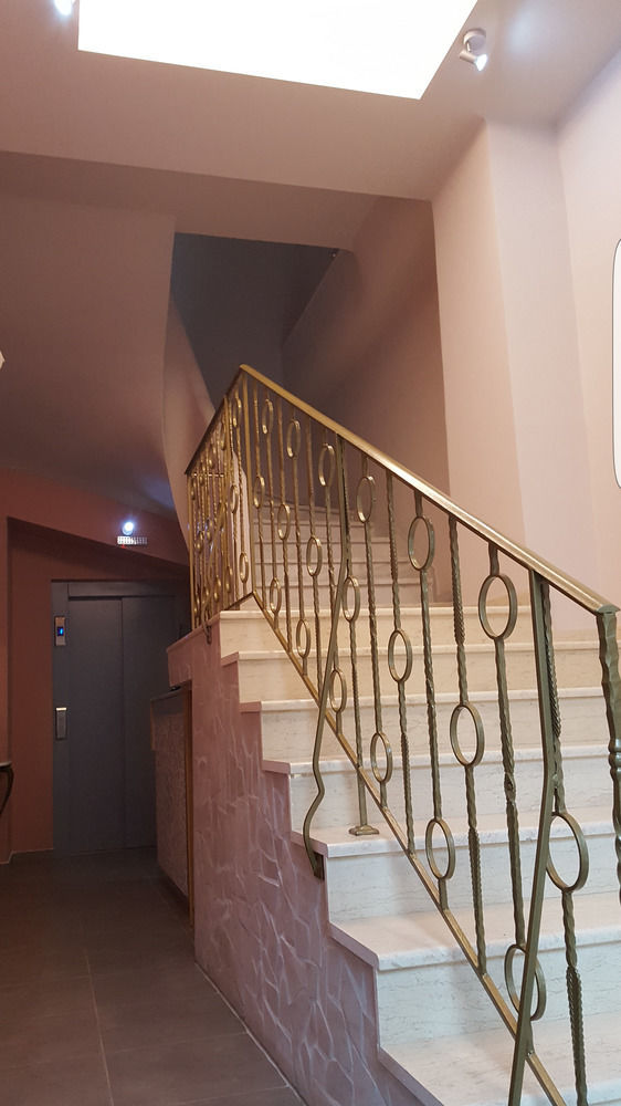 Lux Hotel Пирей Экстерьер фото